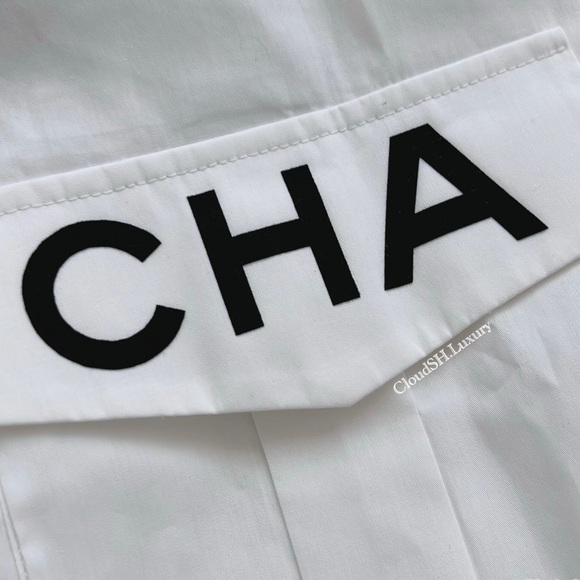 ❌❌Chanel Logo White Button Up Crop Top Shirt Sz.34 - Popular & Rare - Picture 4 of 16
